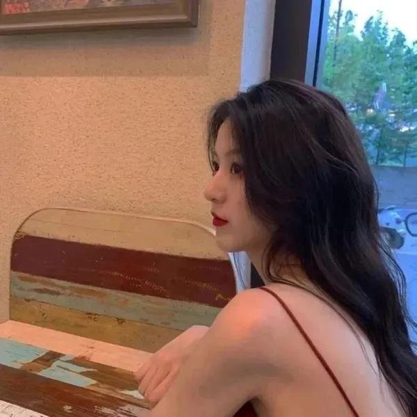 眼里余光都是你